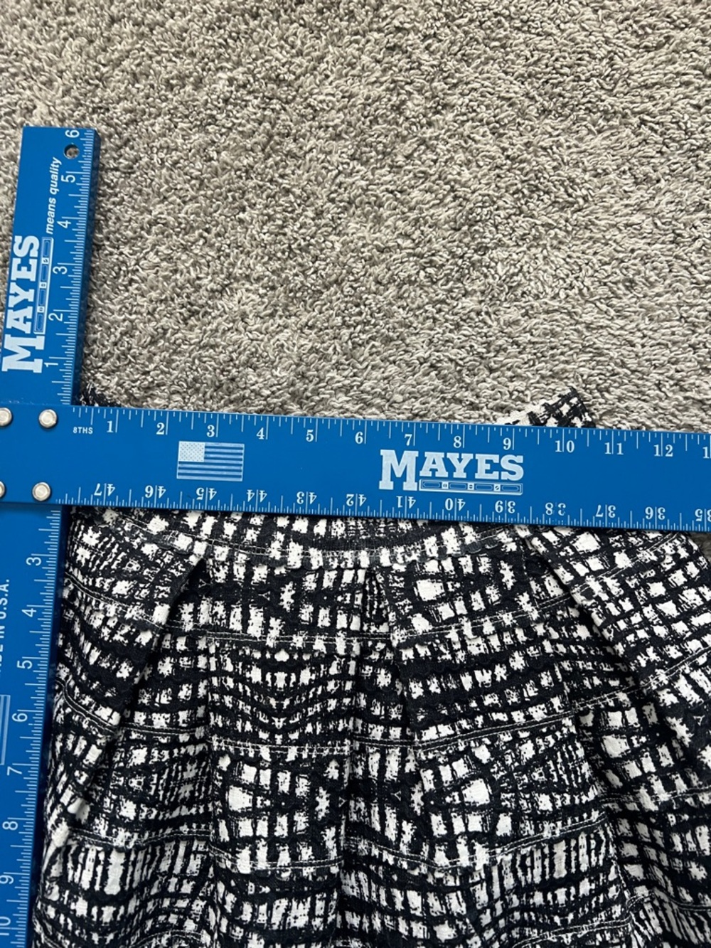 FSR Freestyle Revolution Black & White Textured Flare Stretch Skirt - Size M - Picture 8 of 9
